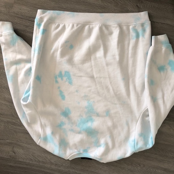 Tiedye Butterfly Crewneck Sweater - Picture 4 of 4